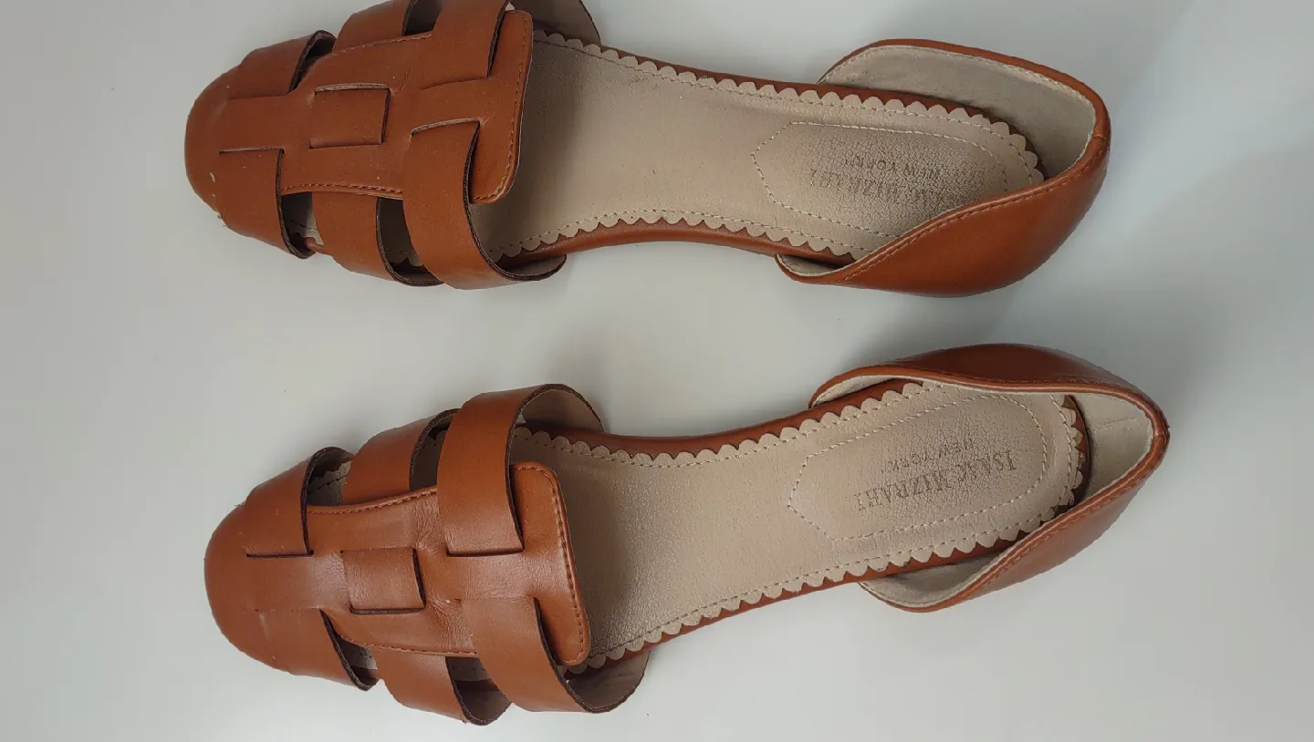 Isaac Mizrahi Brown Woven Sandals image indicator(3)