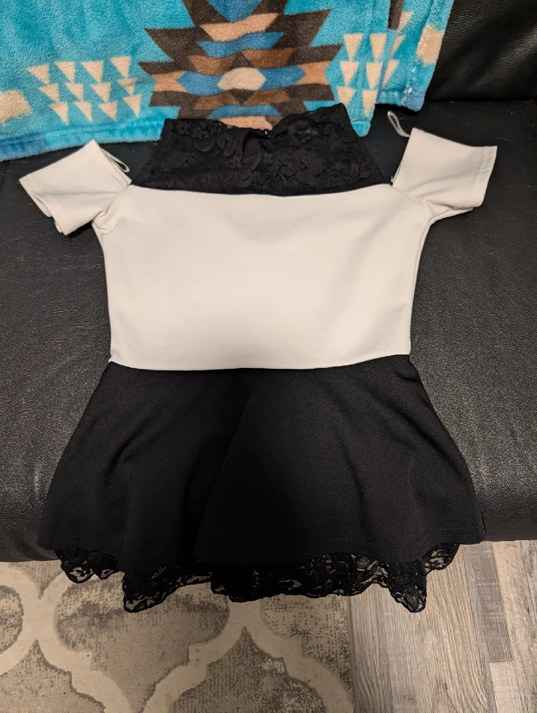 Assorted Women's Clothing image indicator(4)