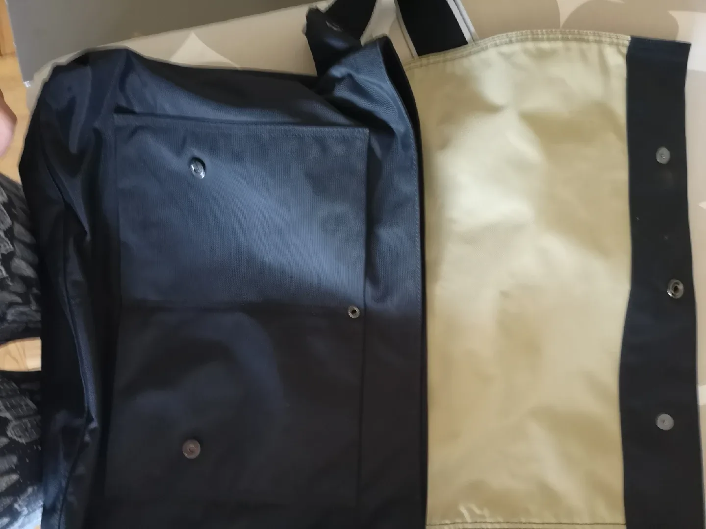 Lacoste Black Messenger Bag image indicator(4)