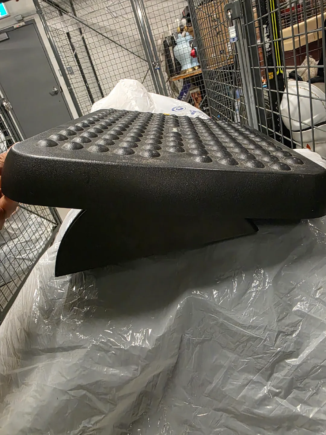 Fellowes Black Footrest image indicator(2)