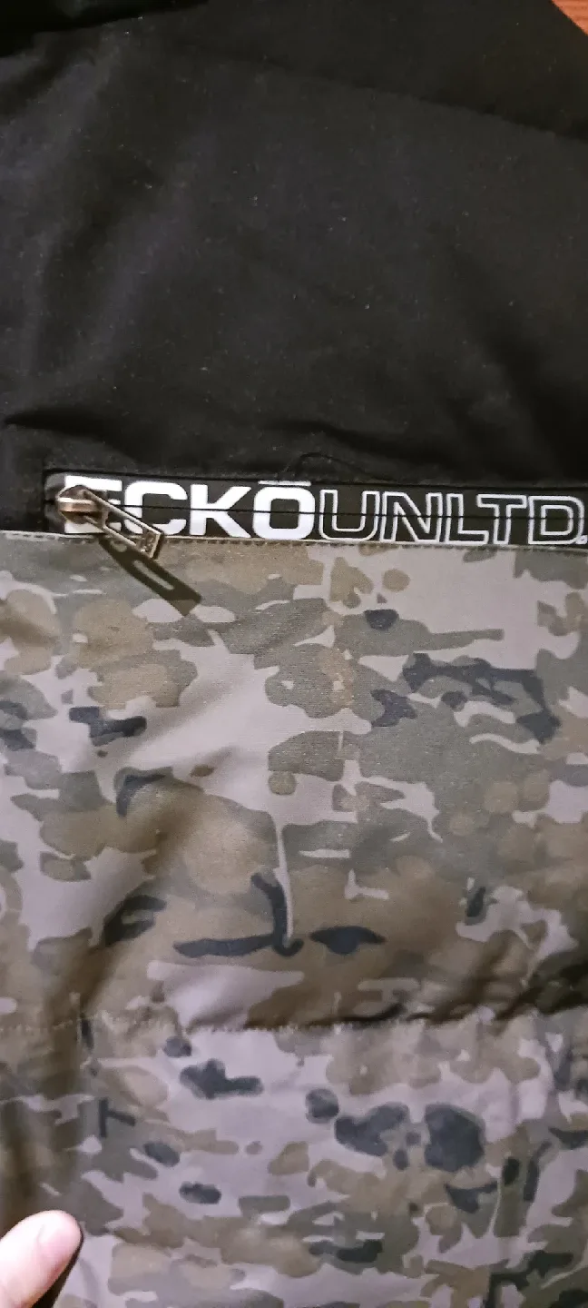 Ecko Unltd. Camo Puffer Jacket - Size M image indicator(5)