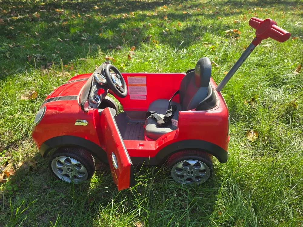 Red Mini Cooper S Ride-On Push Car image indicator(4)