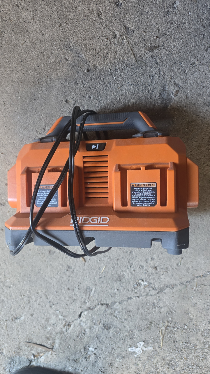 RIDGID charging dock