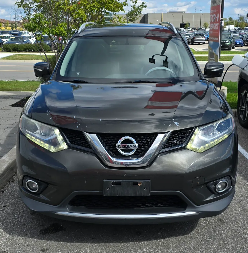 2015 Nissan Rogue SUV thumbnail