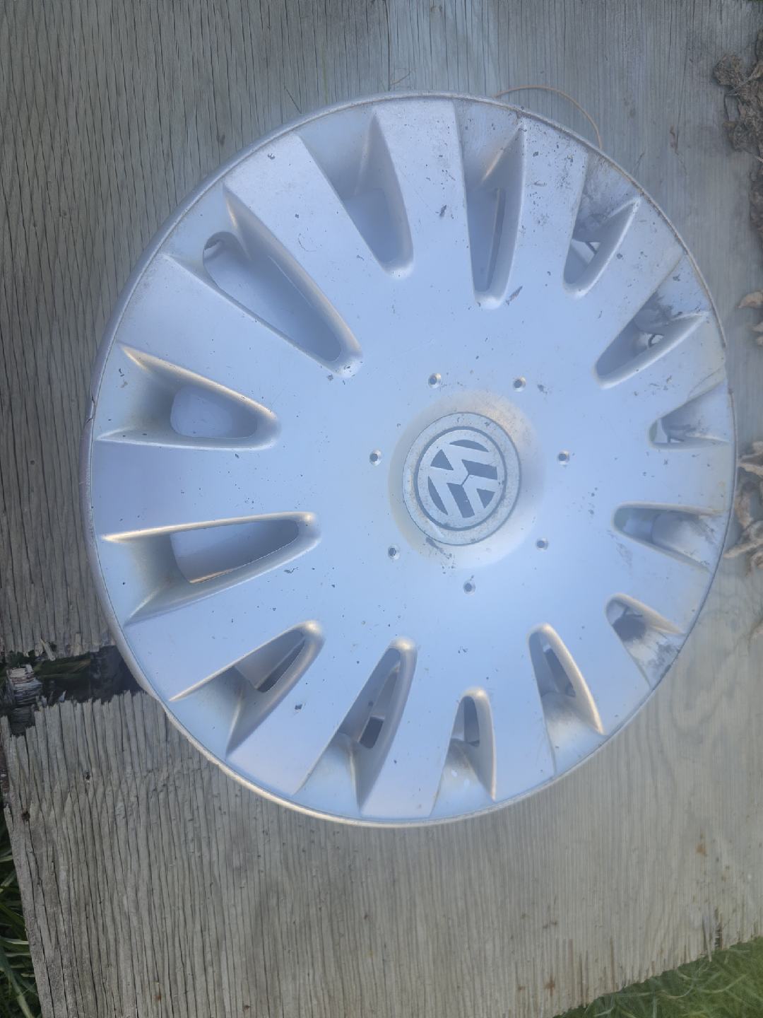 Volkswagen Hubcaps - Set of 3 - photo 2
