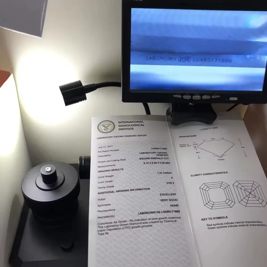 Lab Grown Emerald Cut Diamond 1.37 Carat image indicator(2)