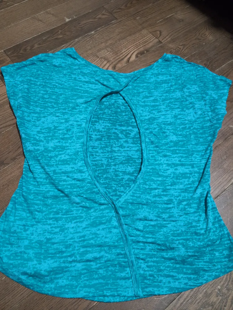 Old Navy Active Teal T-Shirt - Size M image indicator(2)