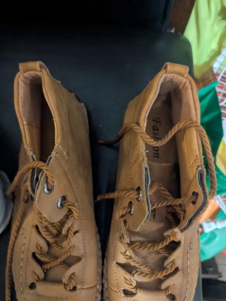 Butchouc Tan Leather Lace-Ups, Size 10.5 image indicator(3)