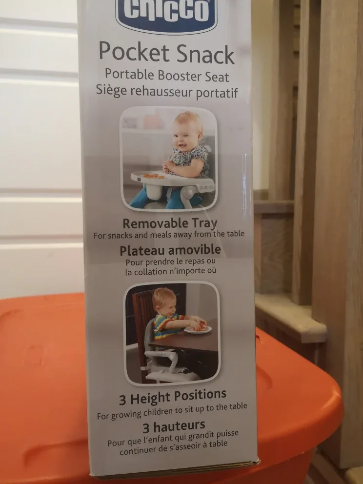 Chicco Pocket Snack Portable Booster Seat - Like New! image indicator(3)