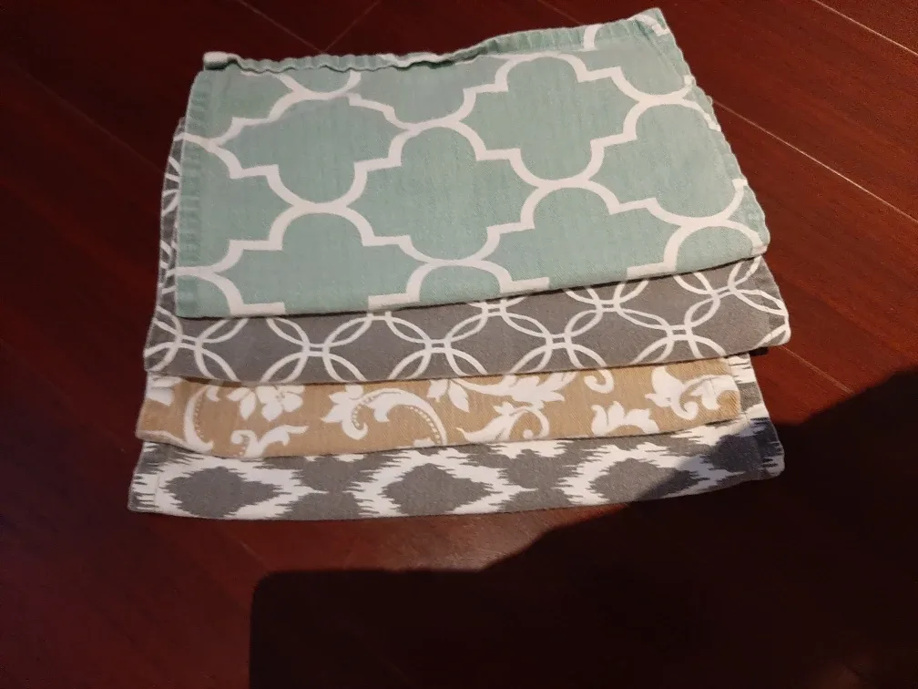 Various Decorative Cloth Placemats thumbnail