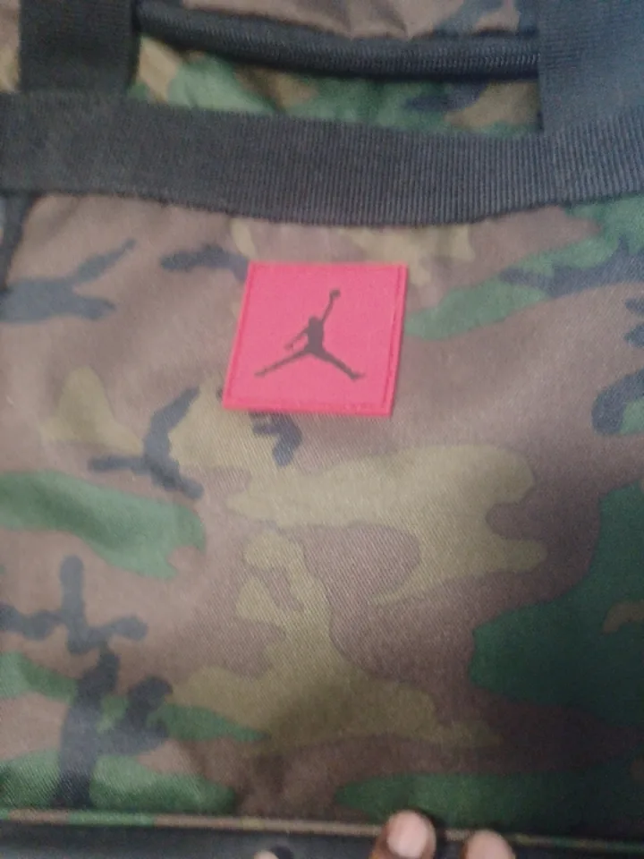 Jordan essential duffle bag image indicator(3)