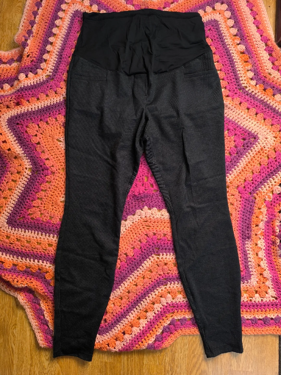 Assorted Maternity clothes image indicator(7)