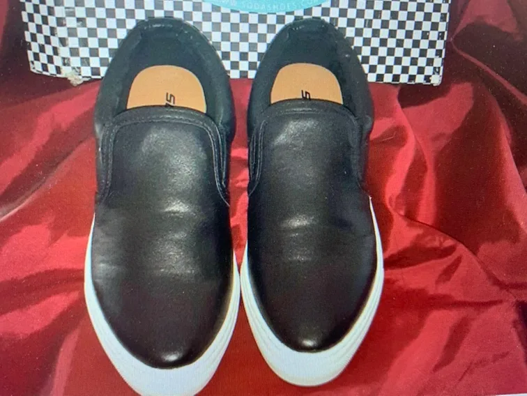 SODA Womans Sneakers Size 8  pick at Brownsline area image indicator(2)