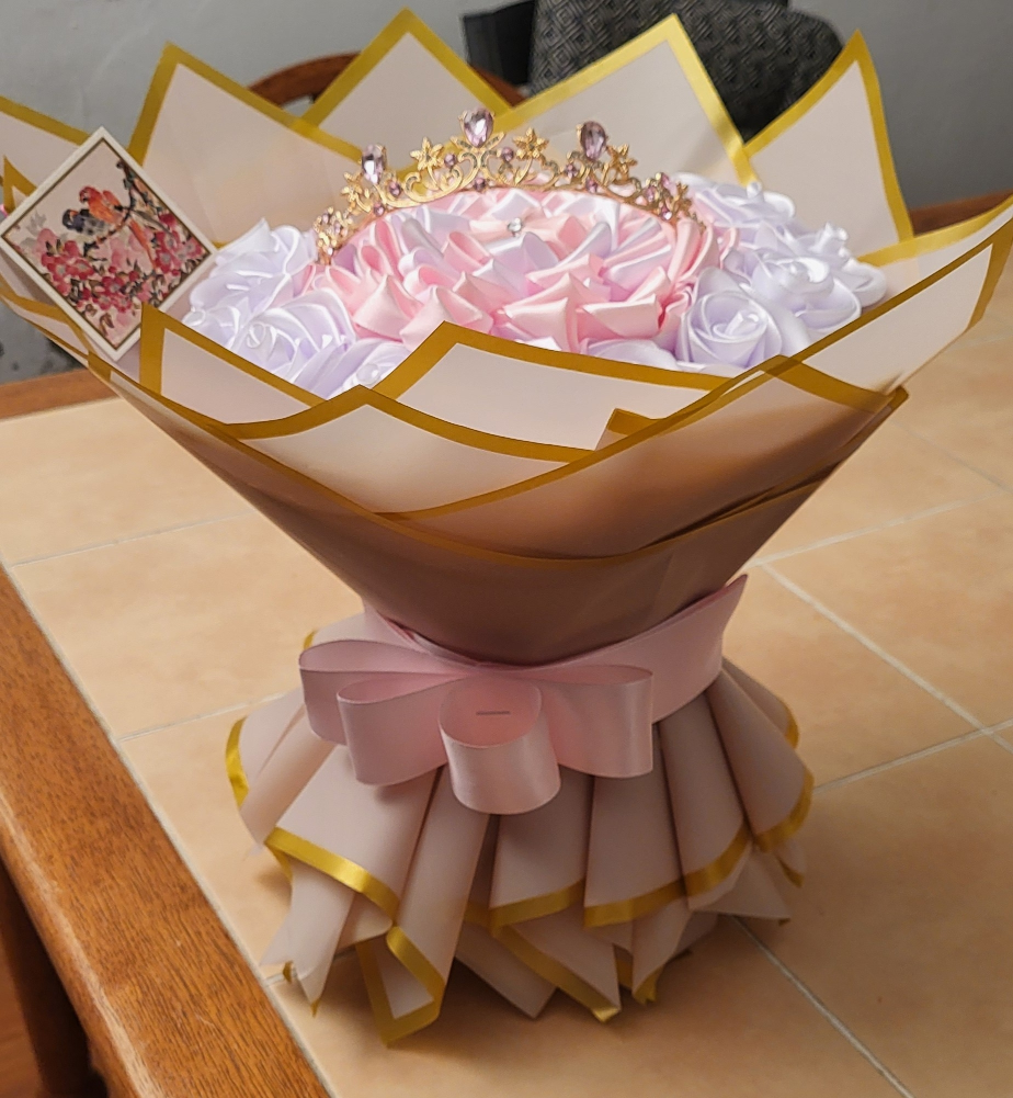 Handmade Rose Bouquet with Crown - photo 2