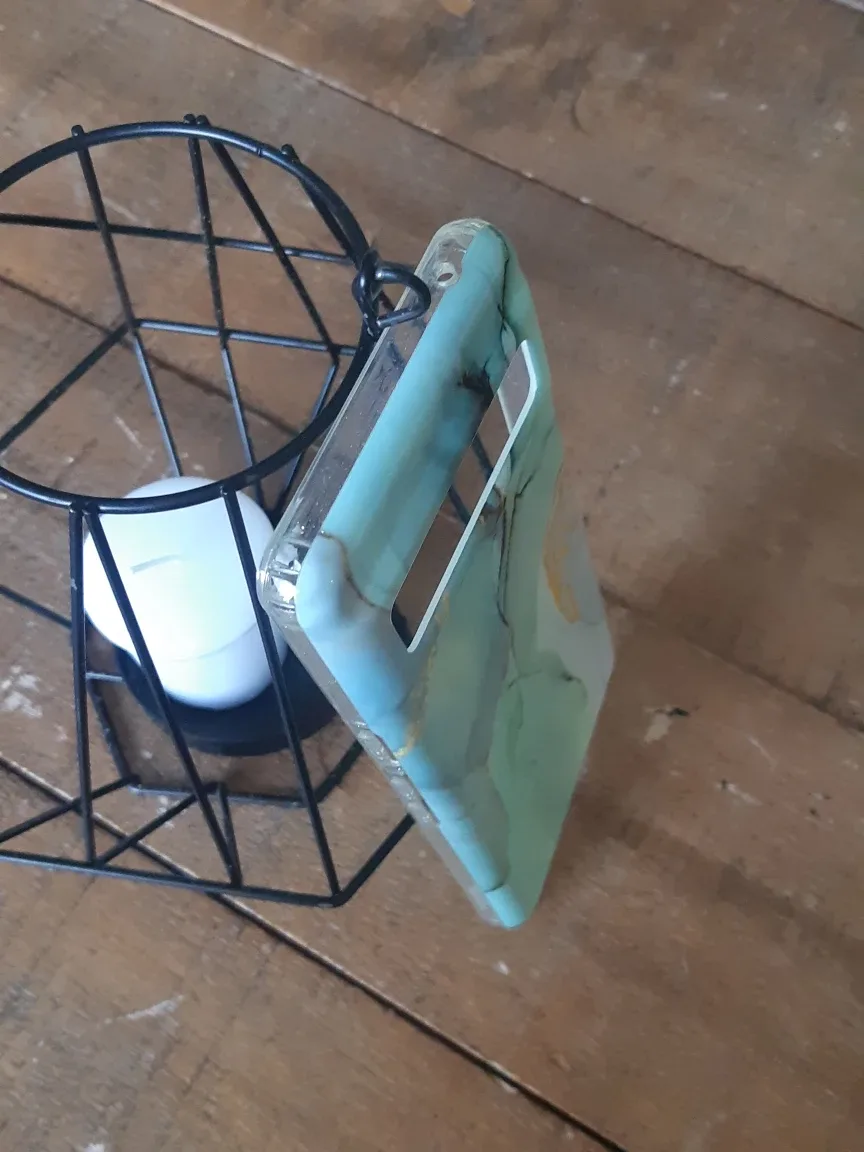 Aqua Tones Google Pixel 7 phone case image indicator(2)