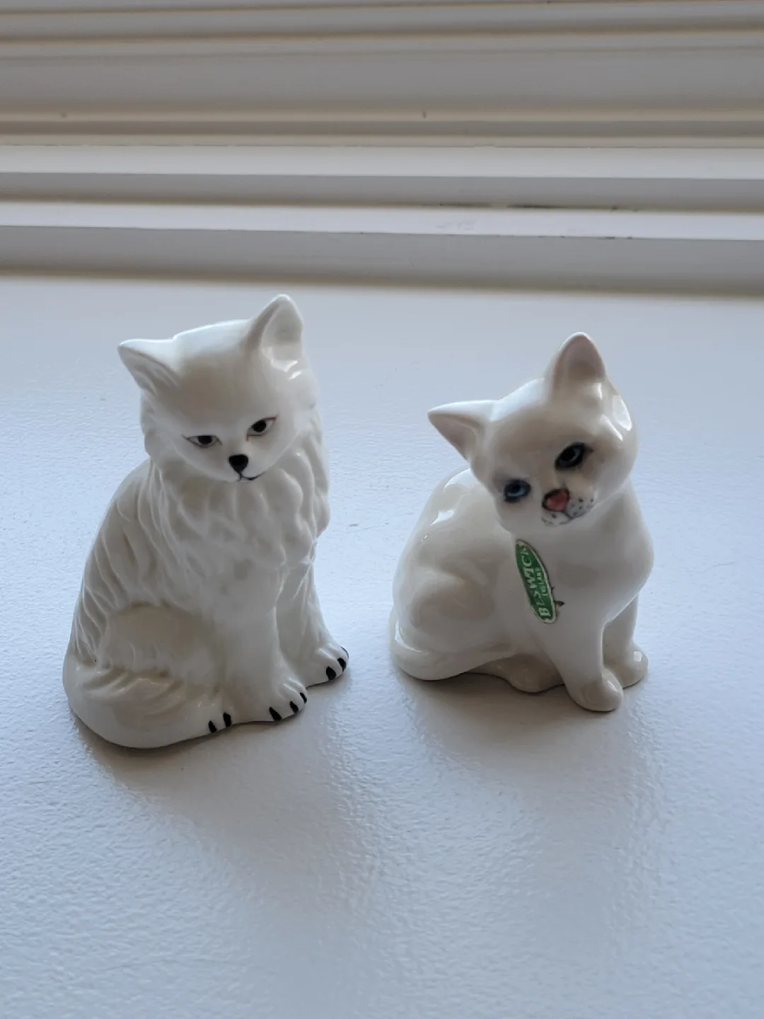 vintage Beswick England White Cat Figurines image indicator(2)
