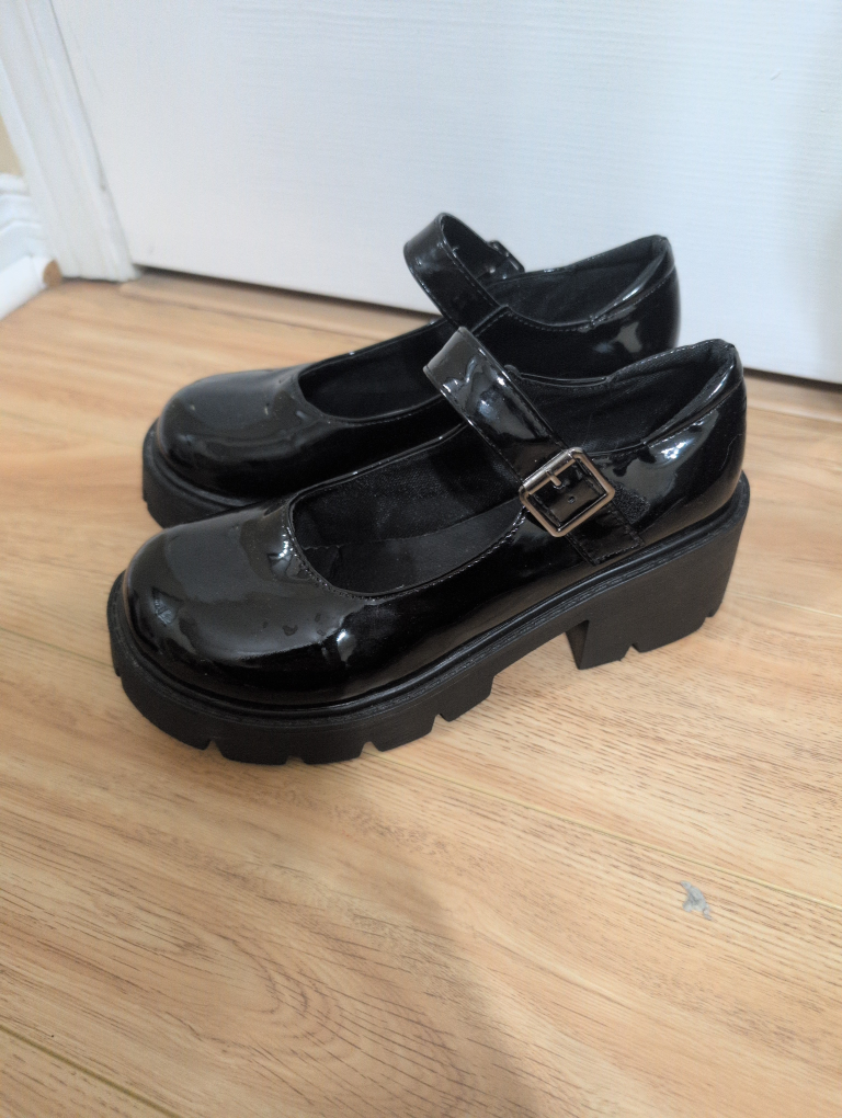 Black Patent Mary Janes Size 38 - photo 2