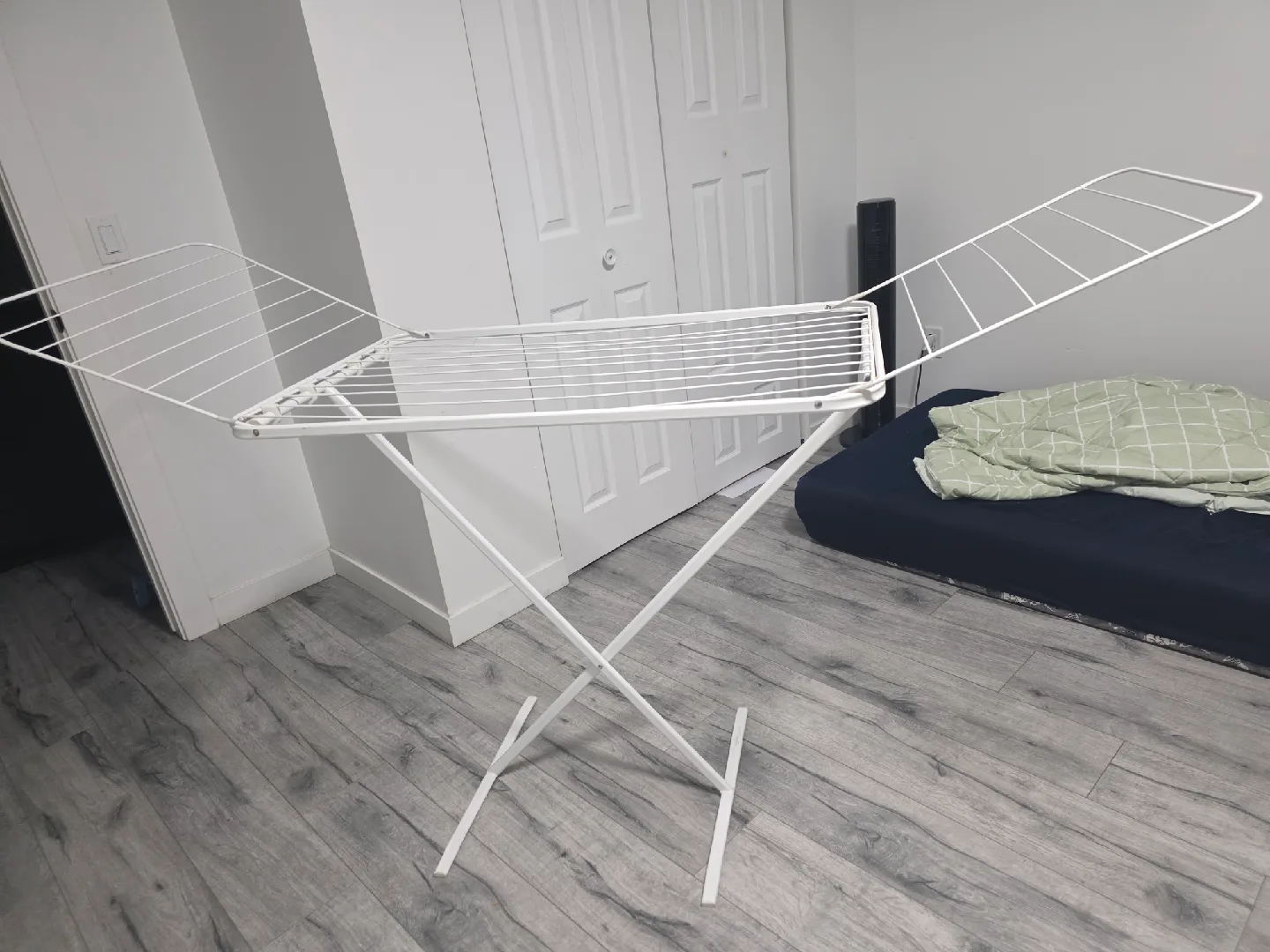 White Clothes Drying Rack image indicator(3)