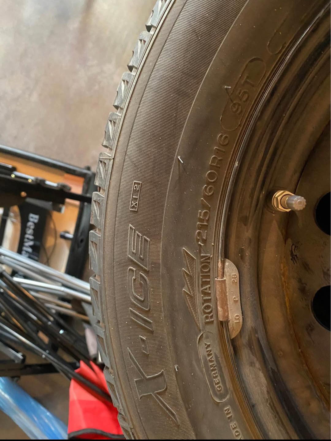 Michelin X-Ice 215/60R16 Winter Tires - photo 4