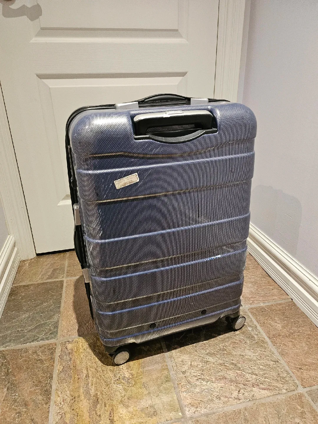 American Tourister Suitcase Large size image indicator(2)