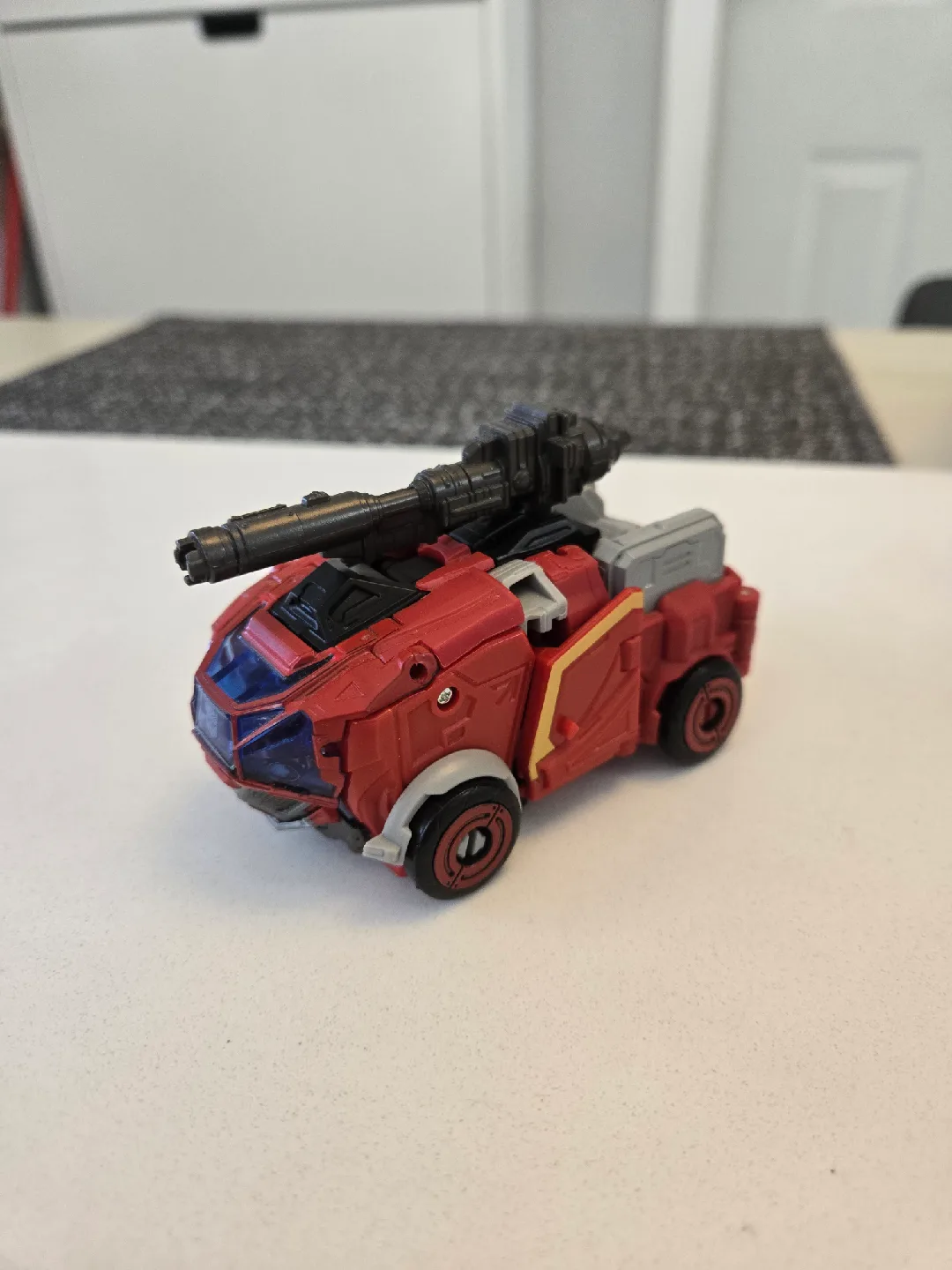 Transformers studio series delux class 84 ironhide image indicator(6)