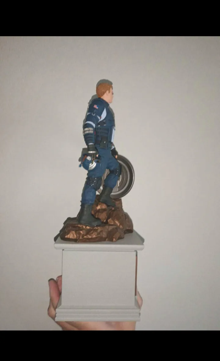 Captain America Statue - Marvel's Avengers 2020 image indicator(3)