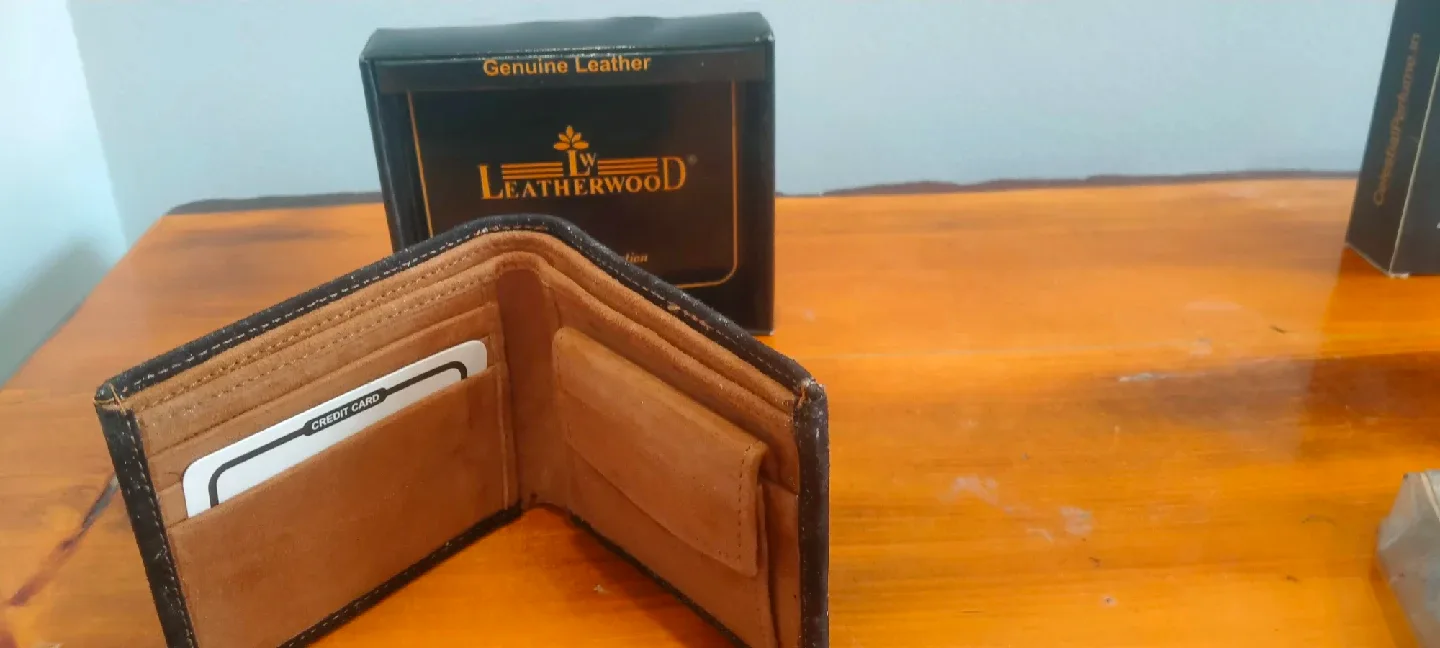 Leatherwood Genuine Leather Wallet with Box image indicator(3)