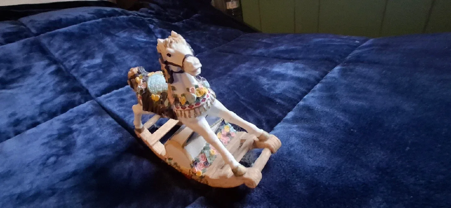 Vintage Floral Rocking Horse Figurinemusic box image indicator(2)