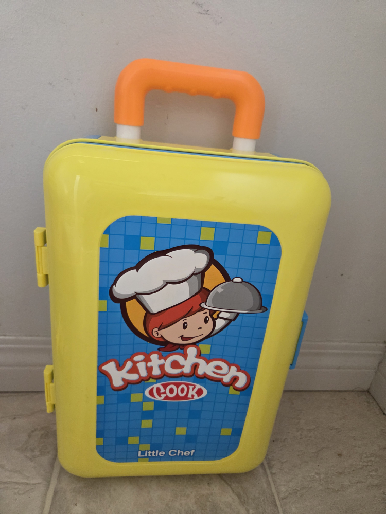 Like New Lil' Chef Luggage Playset, Kitchen Toy - photo 2