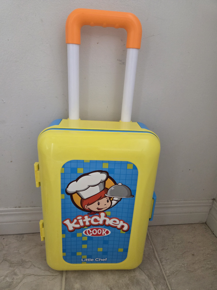 Like New Lil' Chef Luggage Playset, Kitchen Toy - photo 3