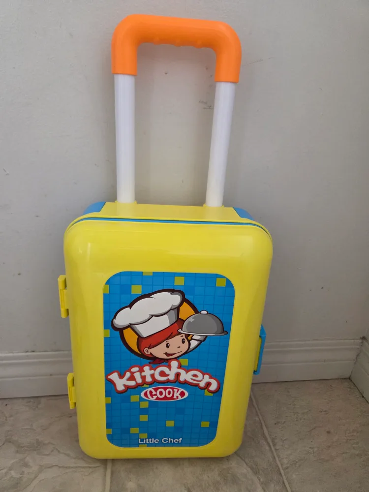 Like New Lil' Chef Luggage Playset, Kitchen Toy image indicator(3)