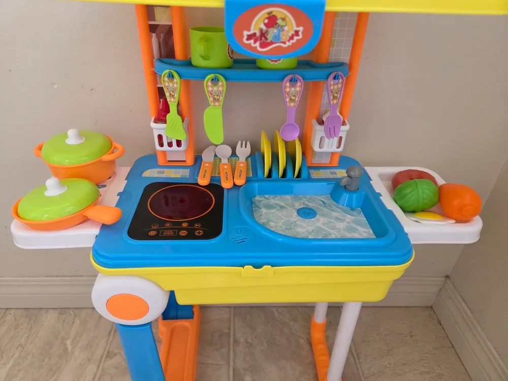 Like New Lil' Chef Luggage Playset, Kitchen Toy image indicator(6)