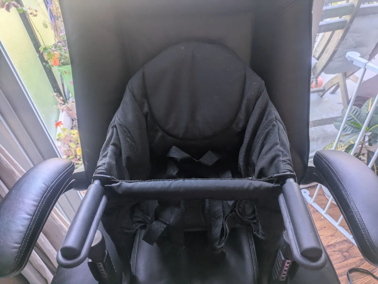 Black Clip-On High Chair image indicator(2)