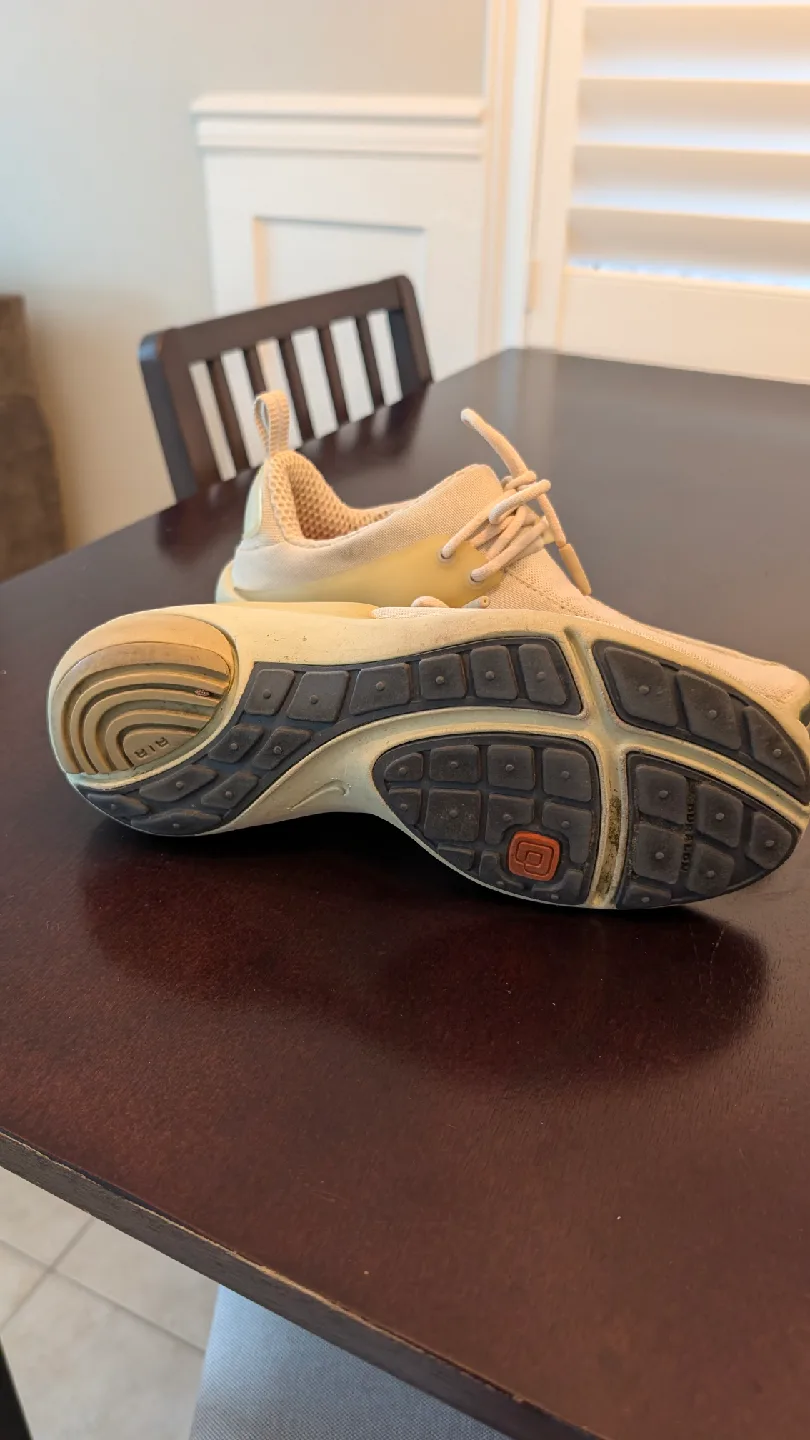 Beige Athletic Nike Shoes image indicator(2)