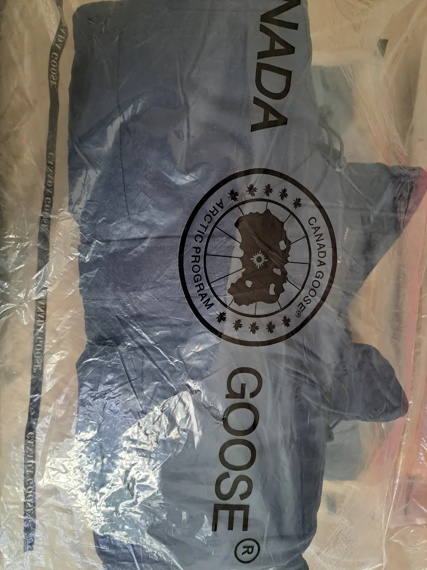 Canada Goose Expedition Parka - Size M image indicator(4)