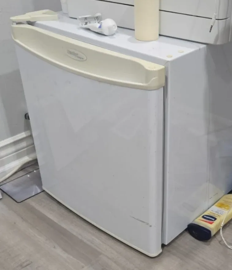 Danby Designer Compact Refrigerator image indicator(2)