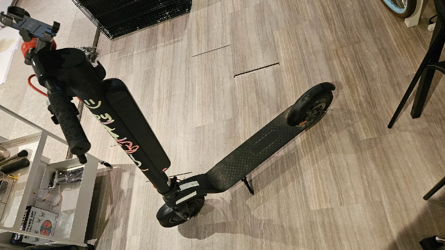 Black Electric Scooter image indicator(2)