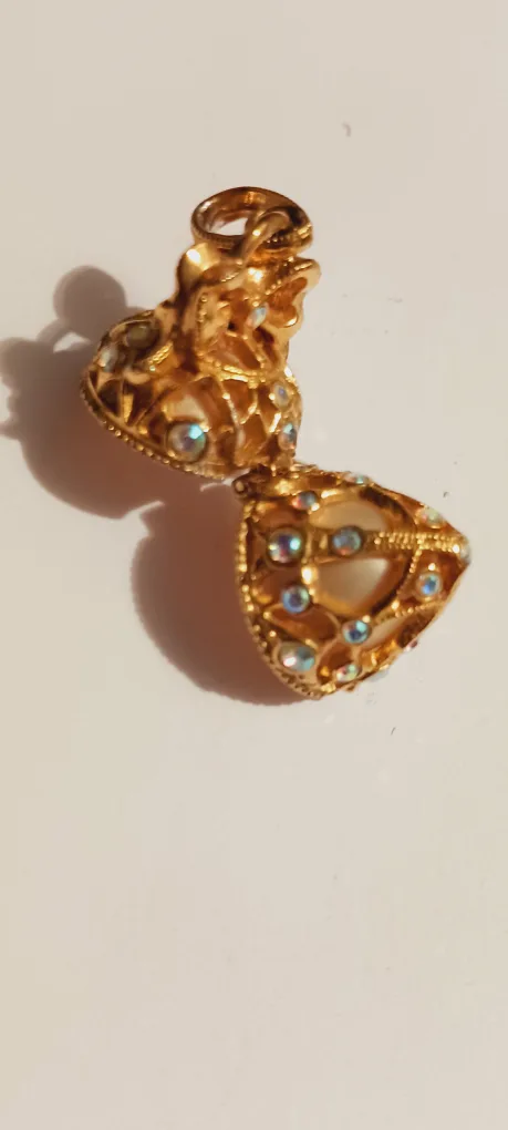 24K Gold Plated Franklin Mint Gorgeous Egg Shaped Pendant image indicator(3)