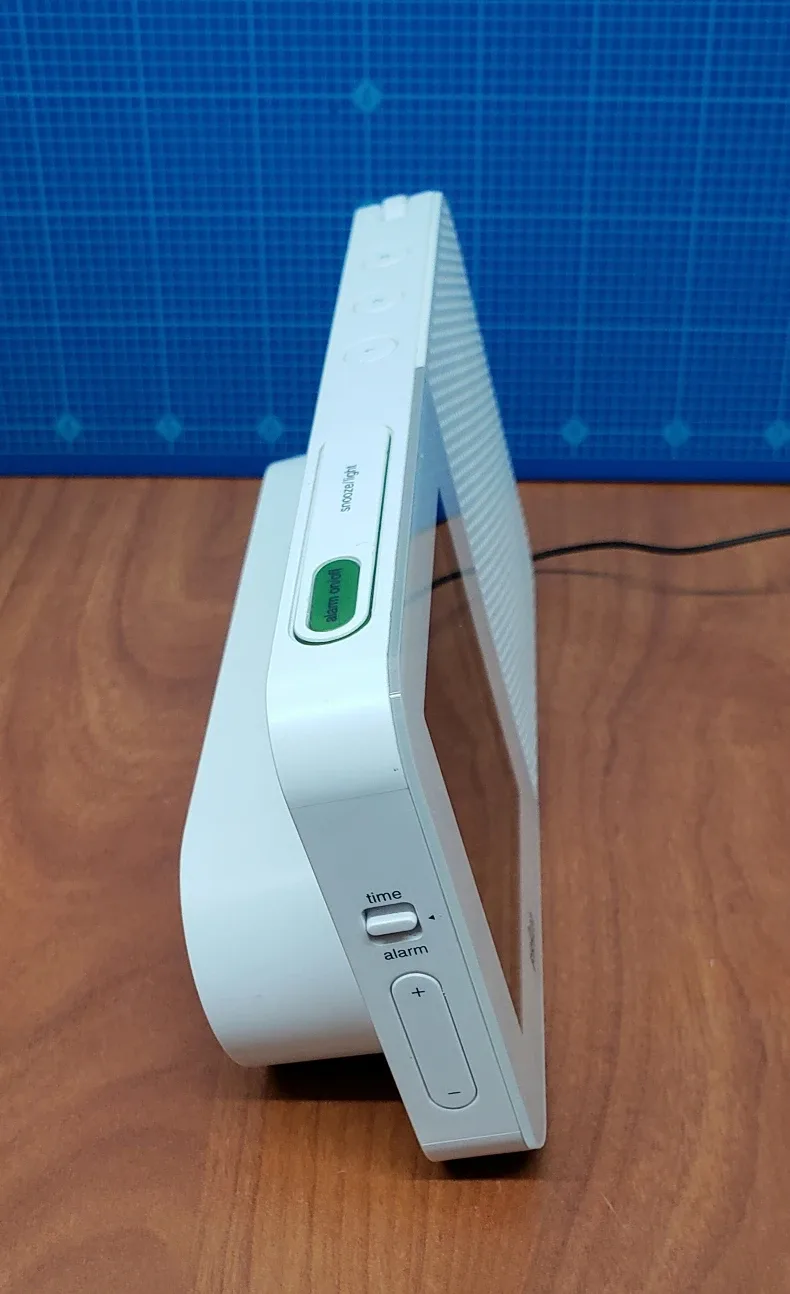 Braun Digital AM/FM Radio Alarm Clock - BNC010WH-SRC image indicator(4)