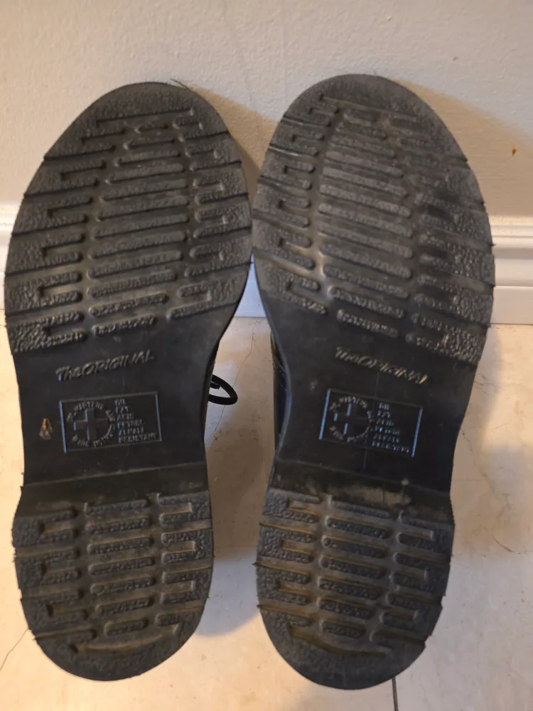 Dr. Martens 14345 Black Leather Shoes - US Size 4 (M)/5 (L) image indicator(5)