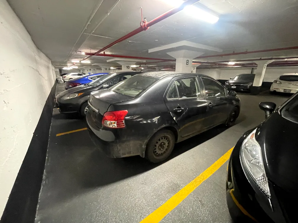 Black Toyota Yaris Sedan image indicator(4)