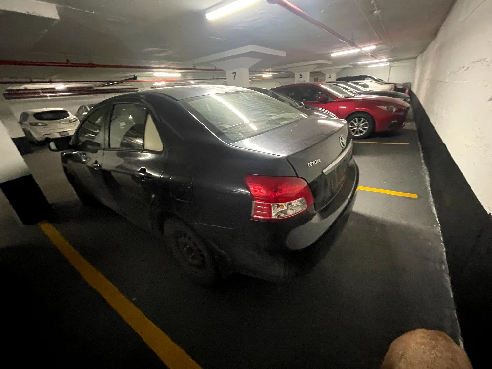 Black Toyota Yaris Sedan image indicator(6)