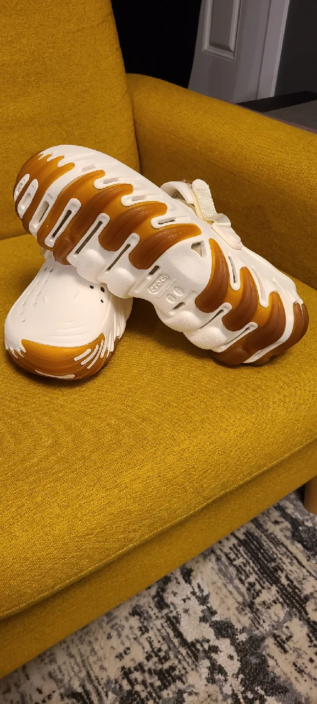 Crocs  Echo Gum Clog image indicator(2)