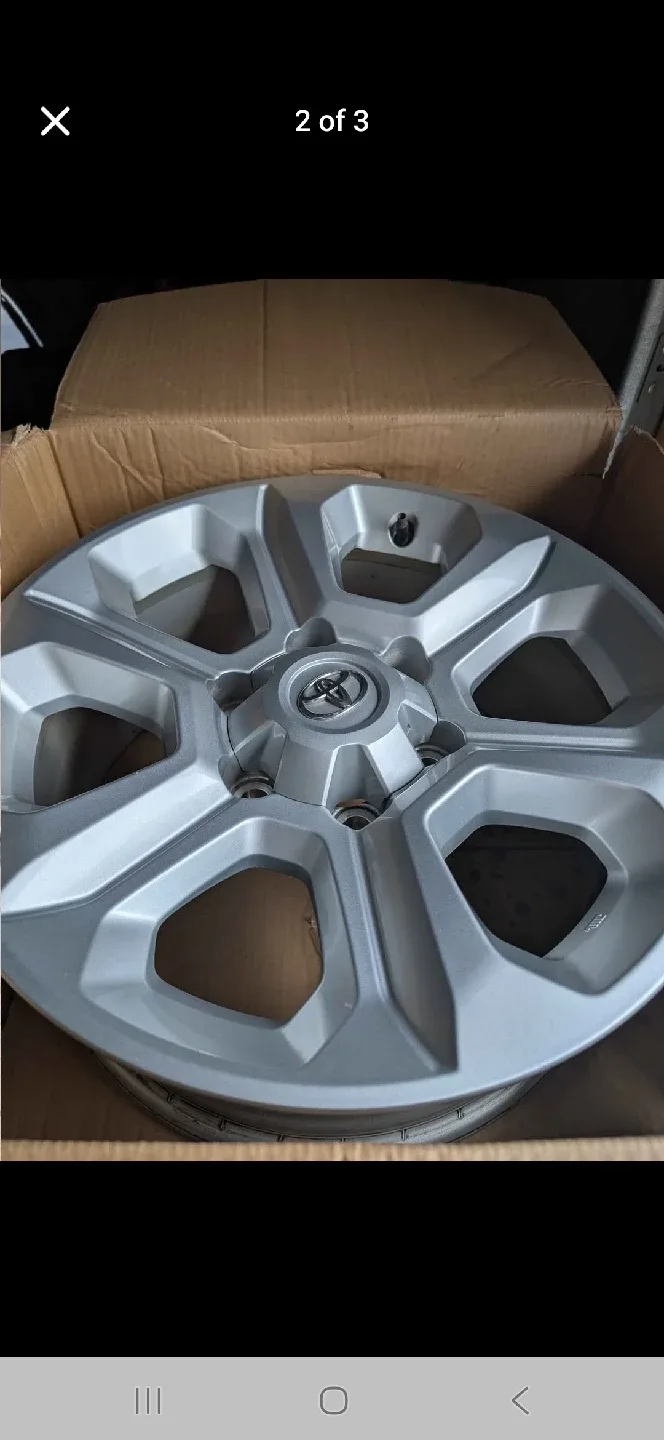 Toyota Tacoma 17" Rims image indicator(2)