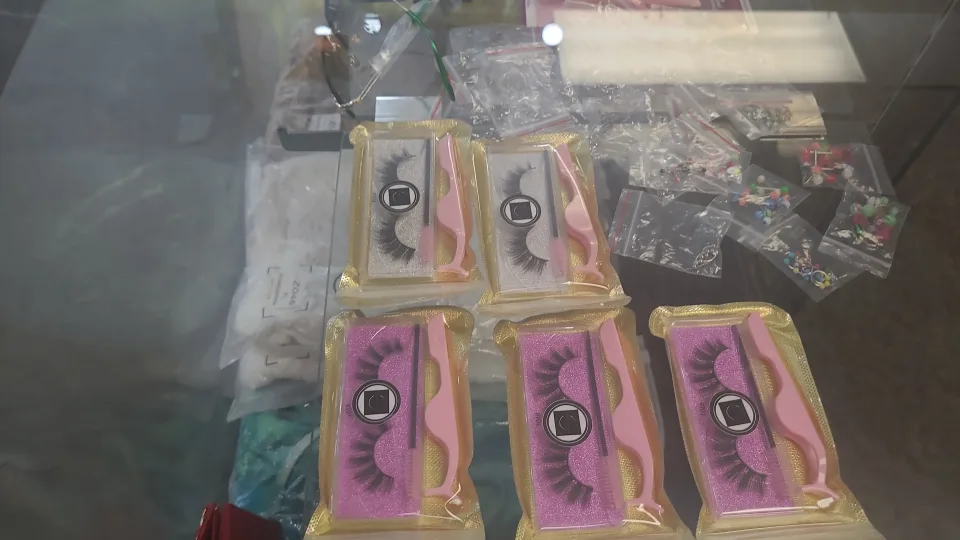New False Eyelash Sets with Applicator image indicator(3)