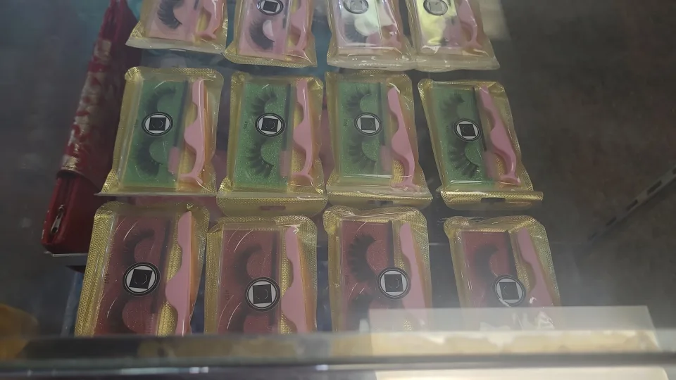 New False Eyelash Sets with Applicator image indicator(4)