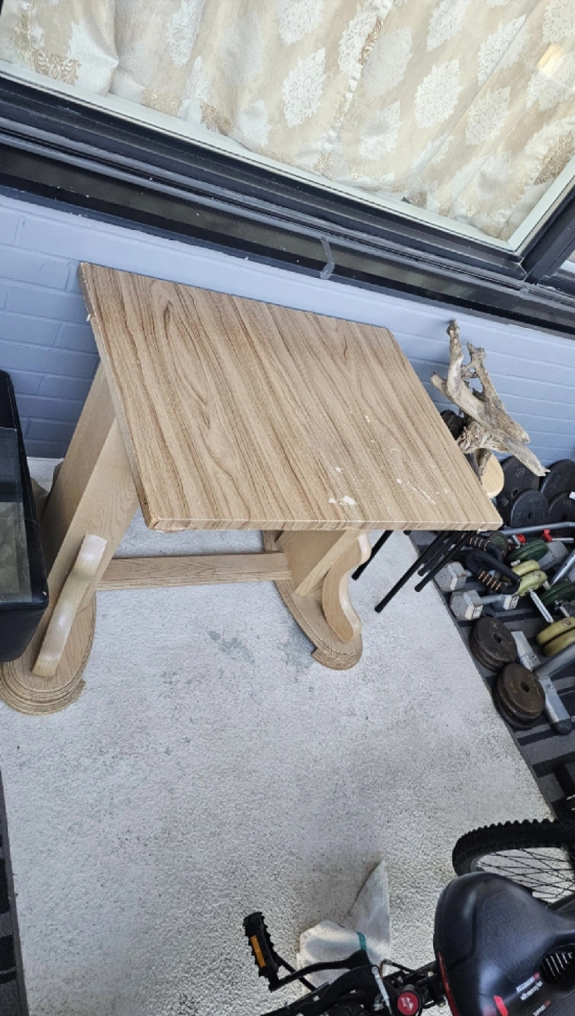 super sturdy wooden table - photo 3