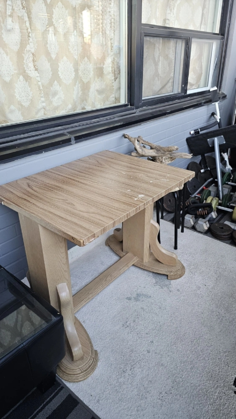 super sturdy wooden table - photo 4