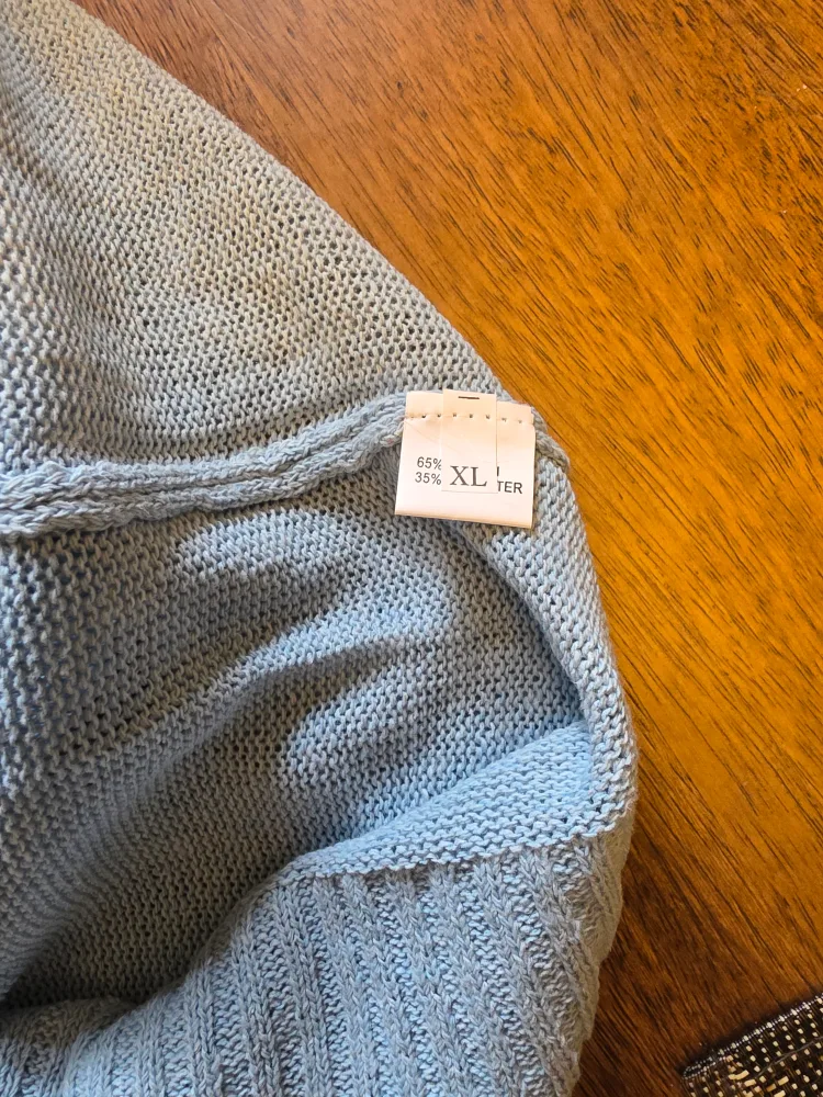 Light Blue V-Neck Sweater - Size XL image indicator(3)