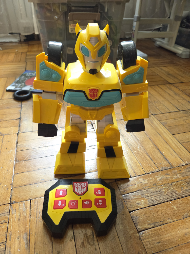 Transformers Bumblebee Robot with Remote